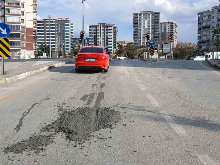 Malatya'da beton mikserleri tehlike saçıyor