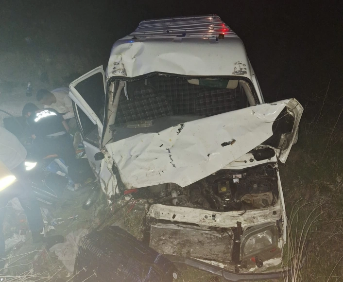 Malatya'da minibüs şarampole yuvarlandı: 8 yaralı