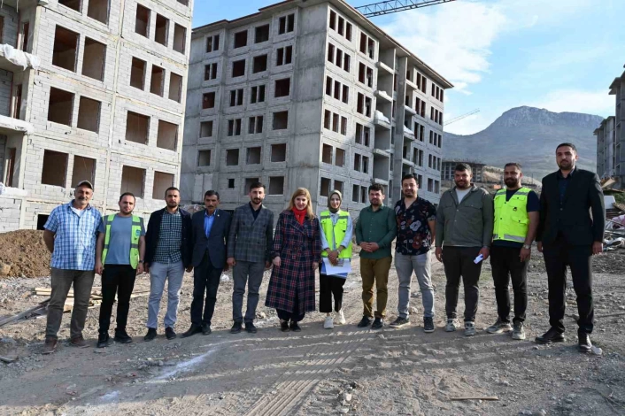 Milletvekili Ölmeztoprak, TOKİ konutlarını inceledi