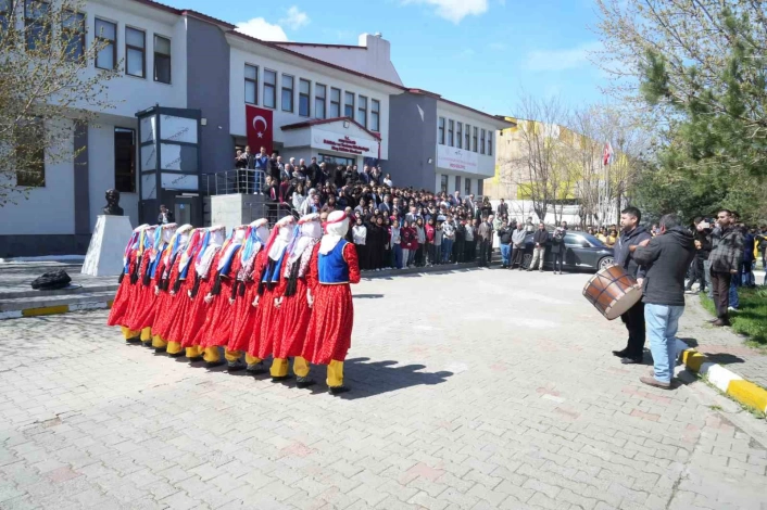 Muş'ta Turizm Haftası renkli etkinliklerle kutlandı