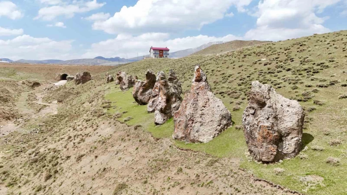 ‘Nemrut’un develeri’ tahrip oluyor