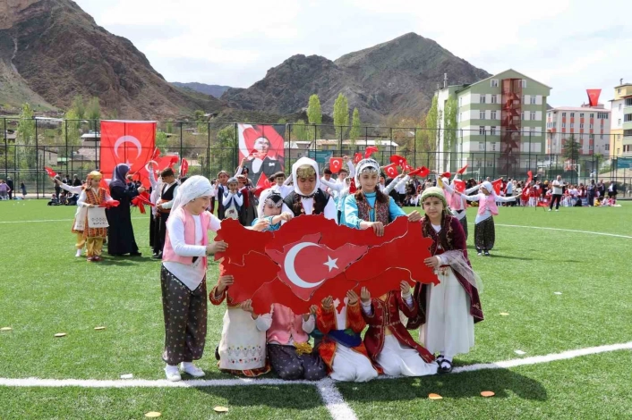 Oltu'da 23 nisan coşkusu