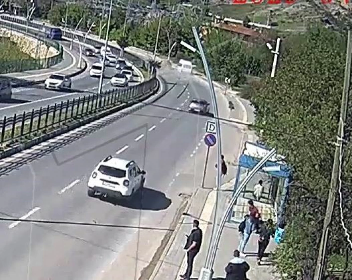 Tunceli'deki kaza anı güvenlik kameralarına yansıdı