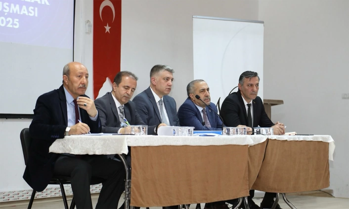 Van Büyükşehir Belediyesi'nin muhtarlar toplantısı devam ediyor