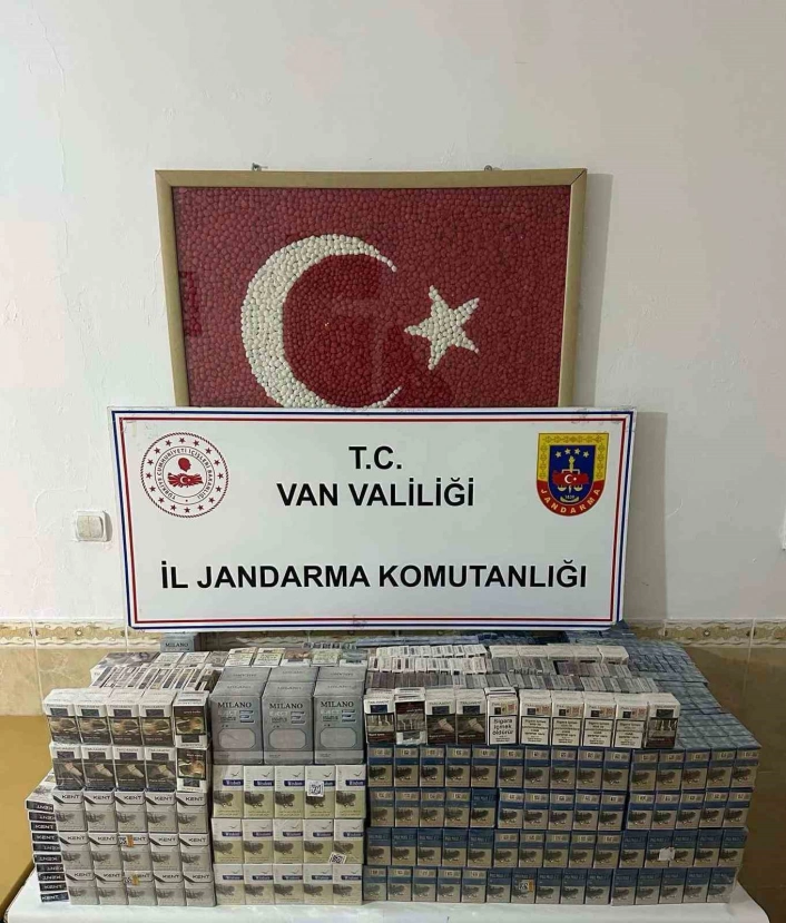 Van'da kaçak sigara ve tüfek ele geçirildi