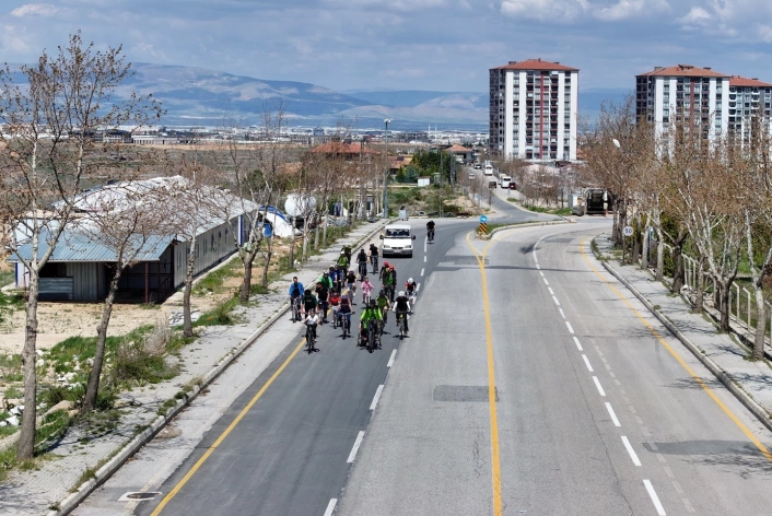 Yeşilyurt Belediyesi'nden baharın gelişine pedallı kutlama