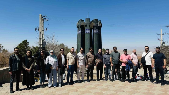 Yüksekovalı grup Tebriz'in tarihi alanlarını gezdi