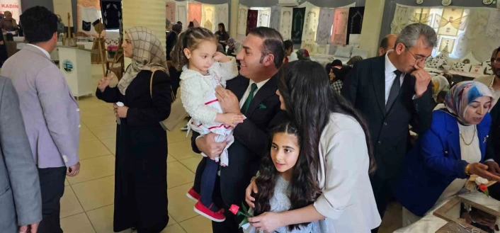 Adilcevaz'da yılsonu sergisi büyük ilgi gördü