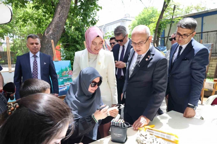 Ağrı'da kursiyerler el emeği ürünlerini sergiledi