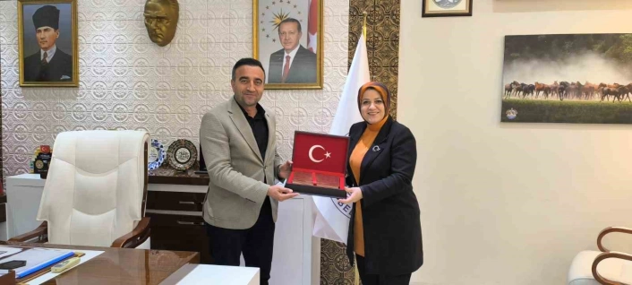 AK Partili Ayşe Sula Köseoğlu'ndan Akçadağ Belediyesi'ne ziyaret