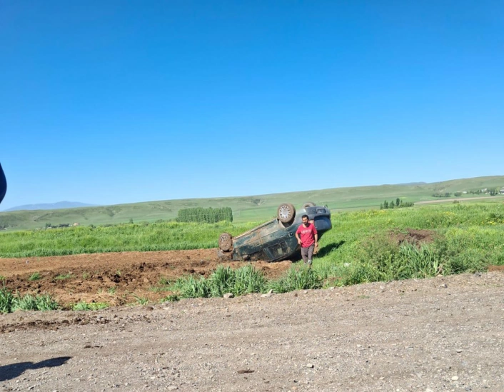 Akyaka'da otomobil takla attı: 1 yaralı