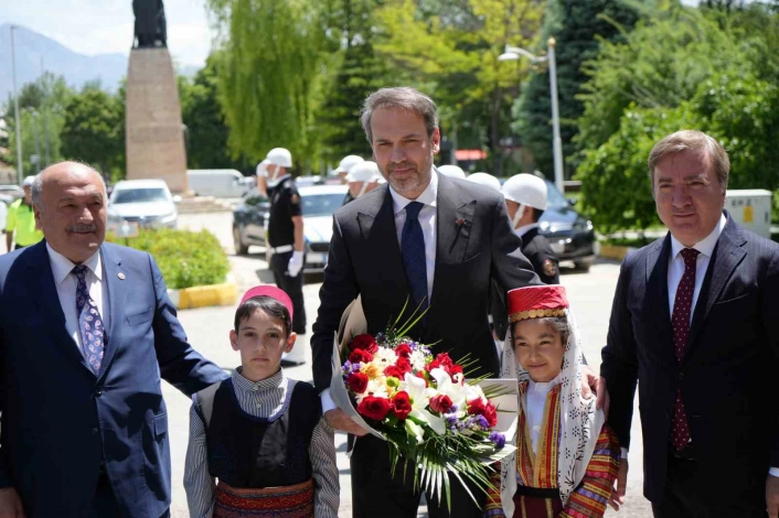 Bakan Bayraktar Erzincan'da