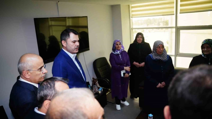 Bakan Kurum: ''Son yuvamız teslim edilinceye kadar burada olmaya devam edeceğiz''