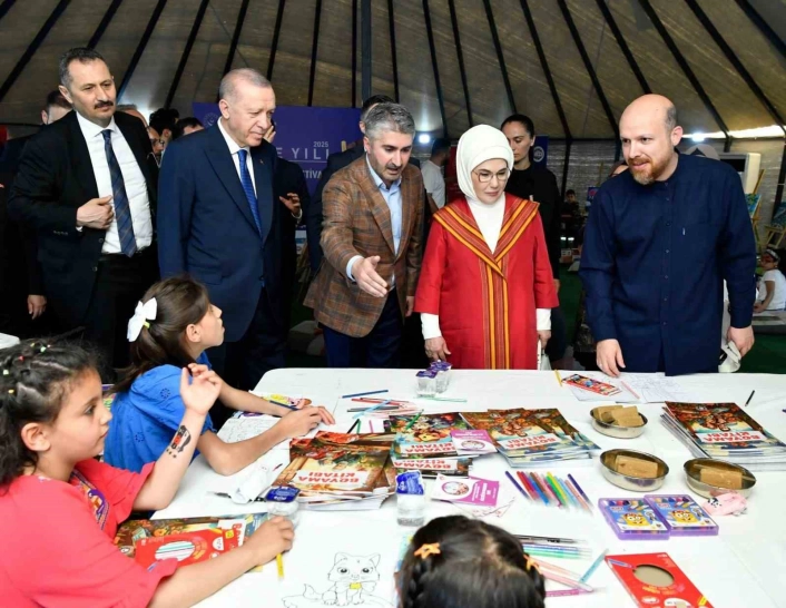 Bakan Yardımcısı Zafer Tarıkdaroğlu, Cumhurbaşkanı Erdoğan'a Etnospor Festivali'nde eşlik etti