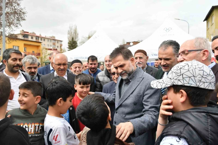 Başkan Uçar: ''AK Parti Belediyeciliği gönüllere dokunmaktır''