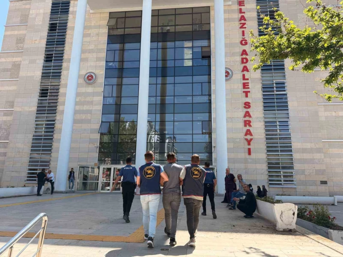 Elazığ'da 10 evden hırsızlık yapan 2 şüpheli yakalandı