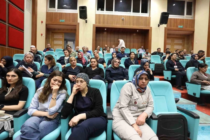 Elazığ'da hastane çalışanlarına Afet Farkındalık Eğitimi verildi