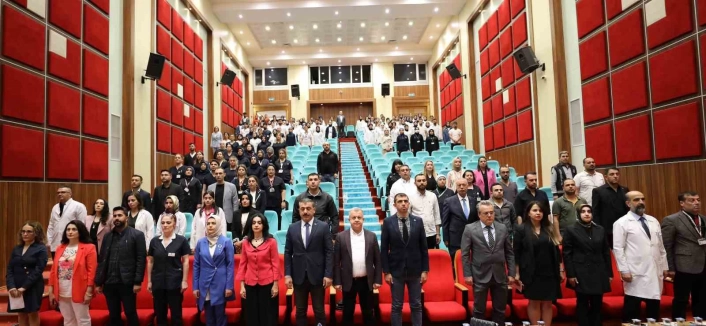 Elazığ'da hemşireler ve ebeler günü kutlandı