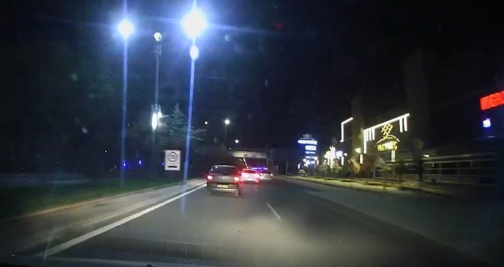 Elazığ'da makas atan sürücü kameralara yansıdı