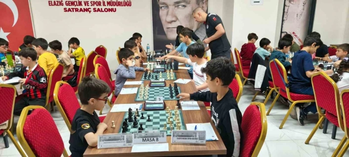 Elazığ'da satranç heyecanı devam ediyor
