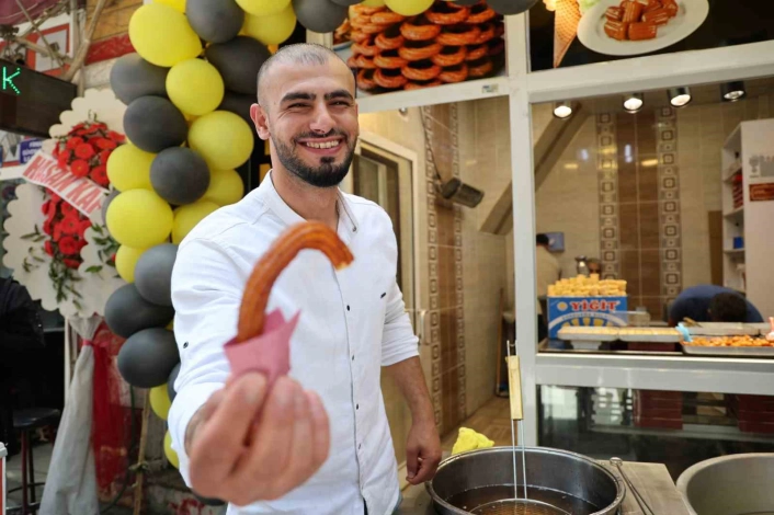 Elazığ'ın en tatlı başarısı: Seyyar satıcılıktan patronluğa