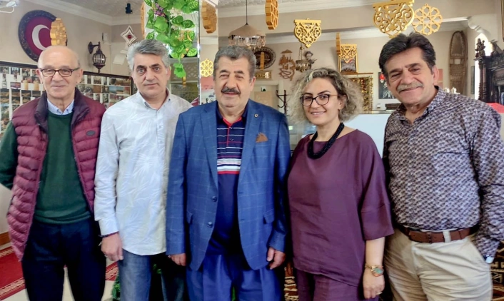 Ersander kolları yeniden sıvadı