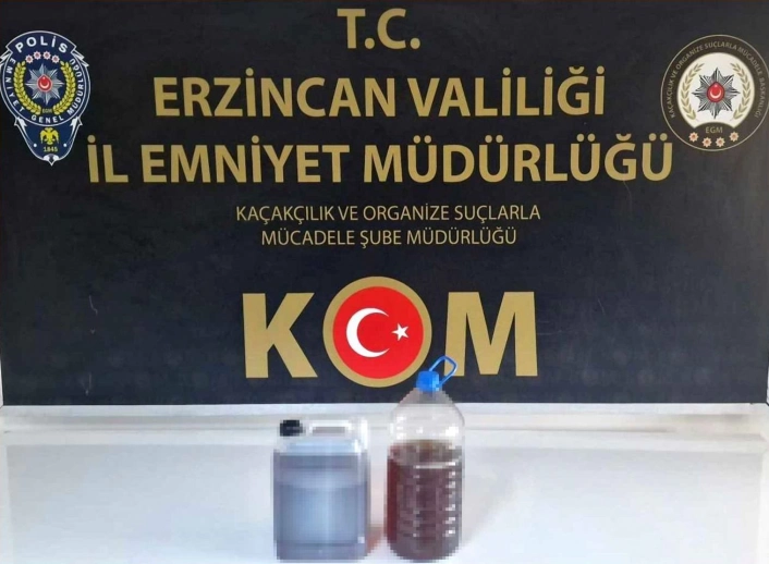Erzincan'da 8 litre kaçak içki ele geçirildi