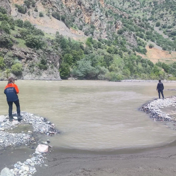 Hakkari'de 22 gündür kayıp kadını, 165 personel ve dron desteğiyle arama çalışmaları sürüyor
