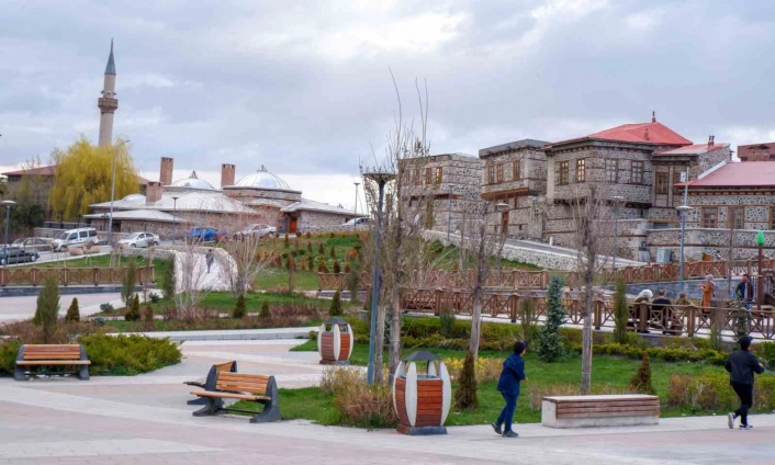 Havalar parçalı bulutlu olacak