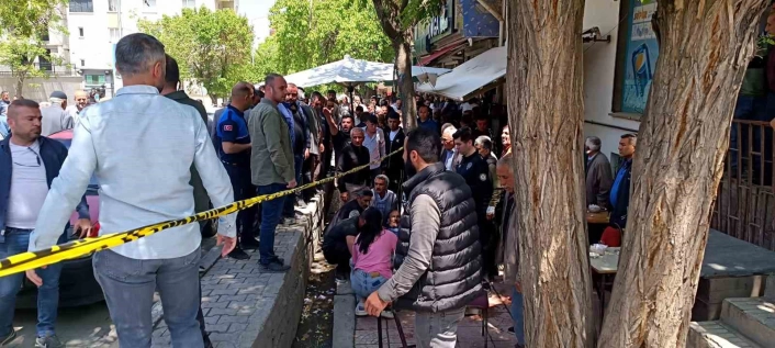 Husumetli aileler çatıştı, 1'i muhtar 4 kişi yaralandı