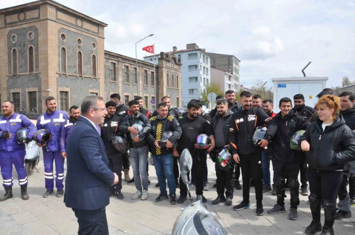 Kars'ta güvenli motosiklet kullanımı eğitimi