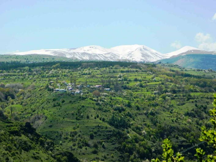 Posof'ta baharla gelen güzellikler