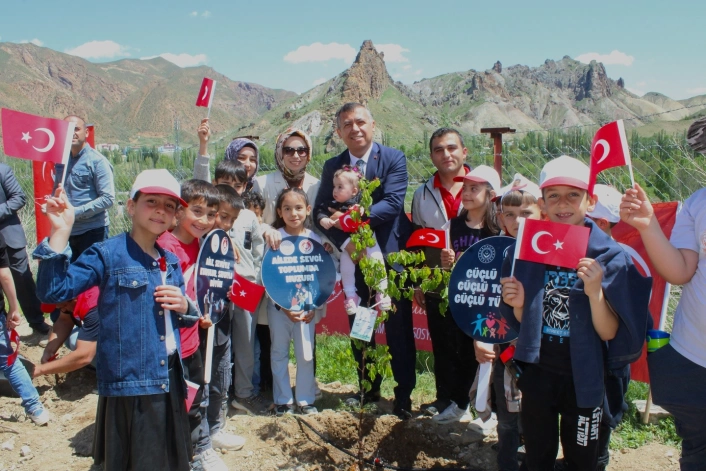 Tortum'da doğan her bebek için bir fidan