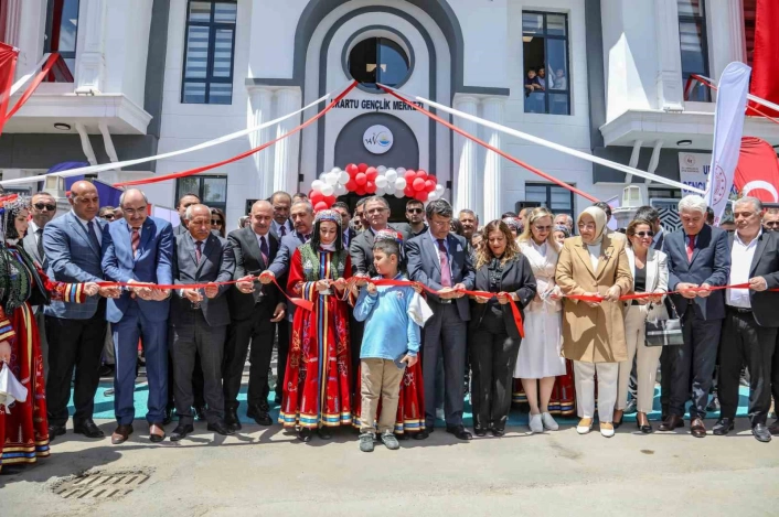 Van'da 4 gençlik merkezinin açılışı yapıldı