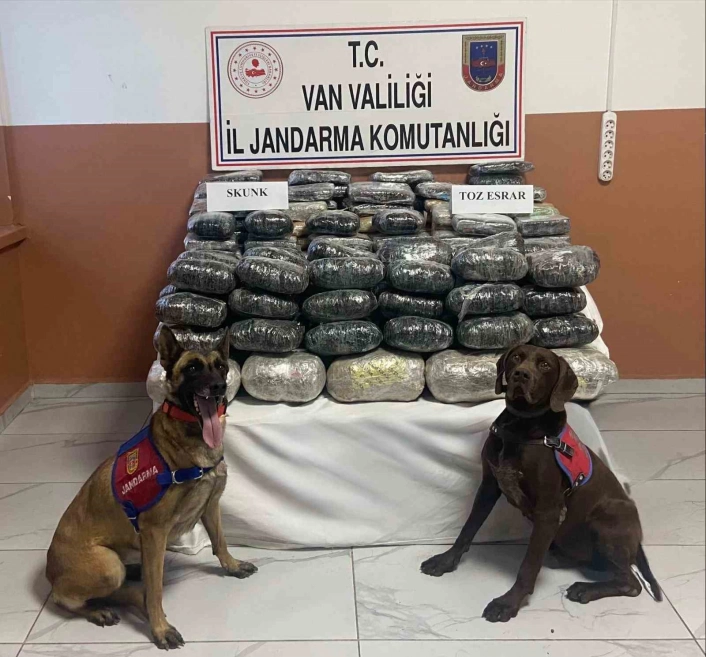 Vanda 90 kilo uyuşturucu ele geçirildi