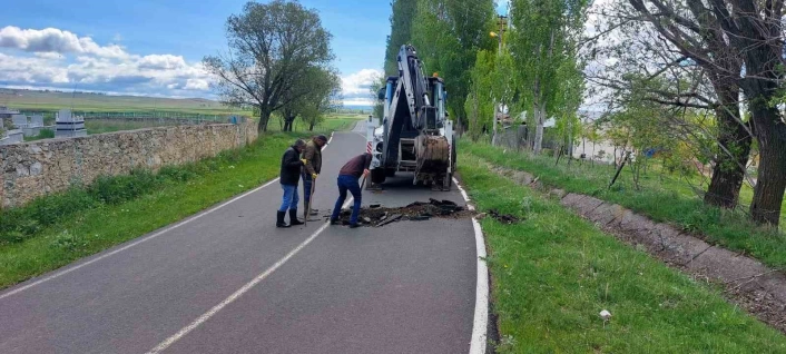 Arpaçay'da tahrip edilen su şebekesi onarıldı