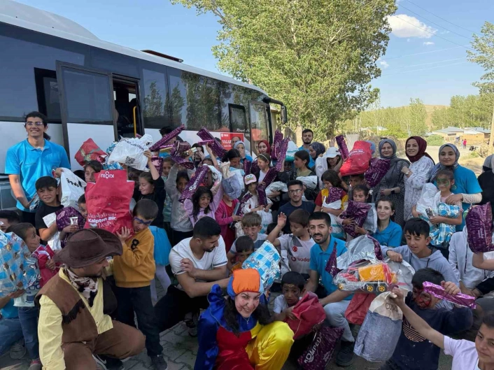 Elazığ'dan Van'a anlamlı etkinlik