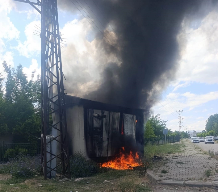 Erciş'te trafo yangını