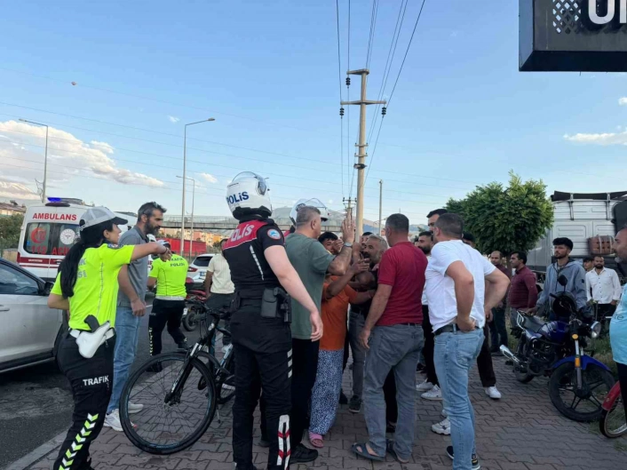 Iğdır'da İran plakalı araç küçük çocuğa çarptı
