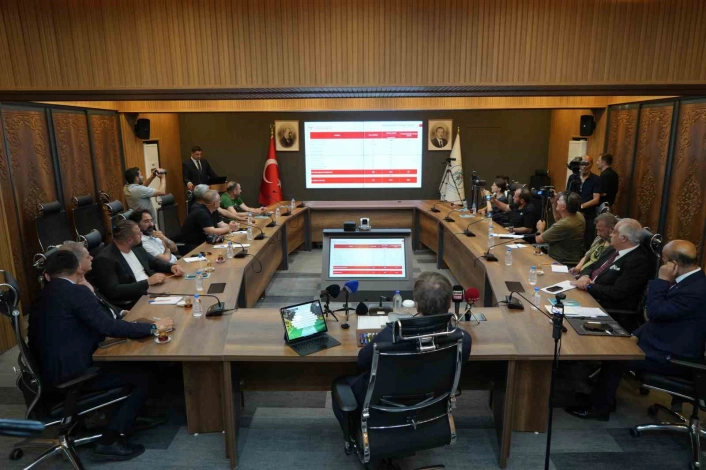 Türkiye'de bir ilk; Erzincan'da güvenli adımlar için okullarda kauçuk zemin projesi hayata geçiyor