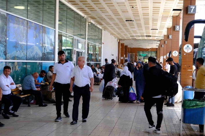 Van'daki İranlılar: ''Biz harp var diye kaçmıyoruz''