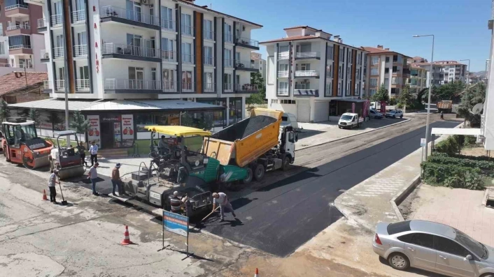 Yeşilyurt'ta yollar baştan aşağı yenileniyor
