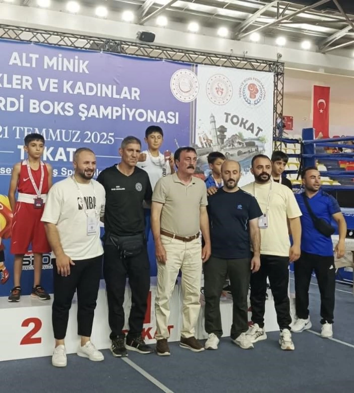 Azad Ali Yaşar'dan Türkiye derecesi