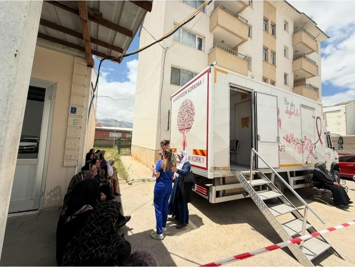 Başkale'de erken tanı için kanser taraması yapılıyor