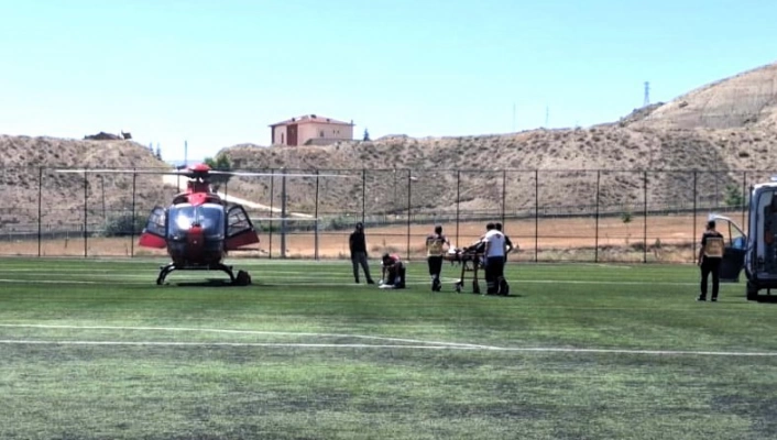 Eli kesilen vatandaş ambulans helikopterle Malatya'ya sevk edildi