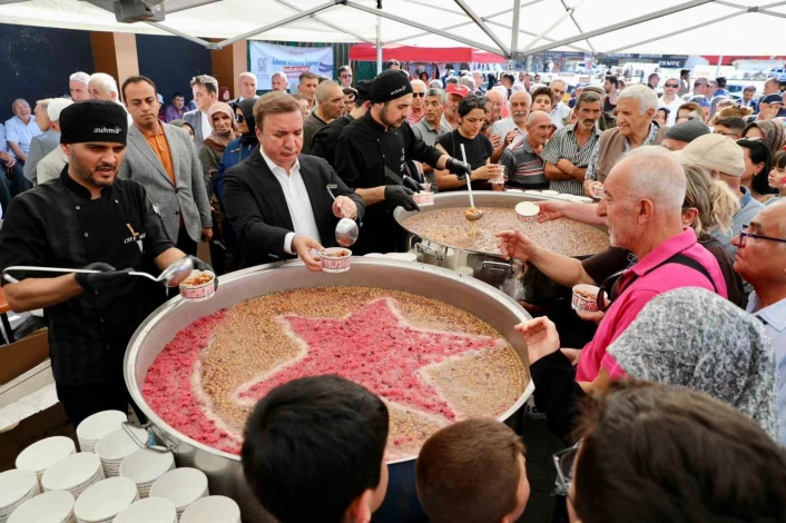Erzincan'da 3 bin kişilik aşure ikramı
