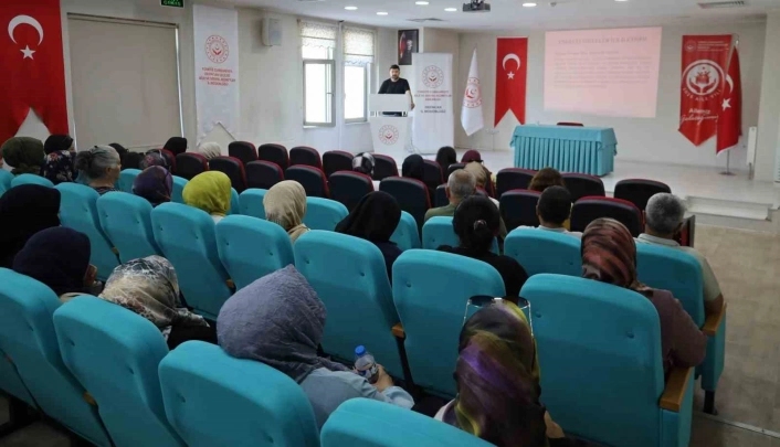 Erzincan'da bakım personellerine Engelli Bireylerle Etkili İletişim eğitimi verildi