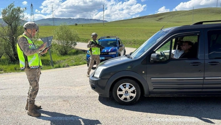 Erzurum'da 26 düzensiz göçmen yakalandı