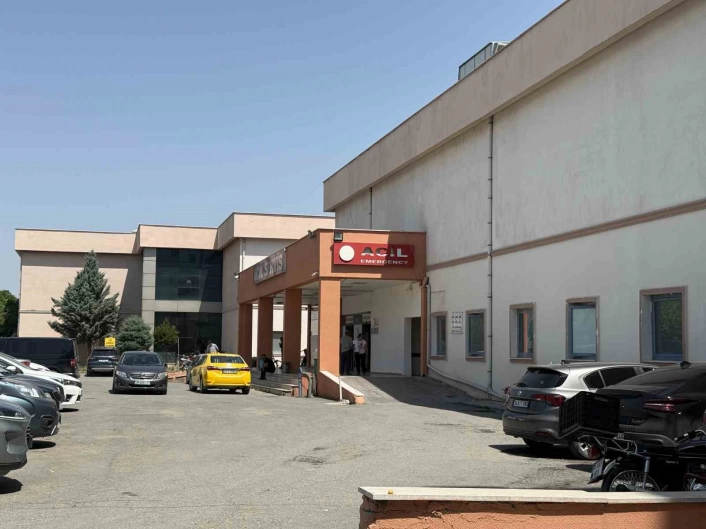 Iğdır'da yaş pasta zehirlenmesi: 79 kişi hastanelik oldu