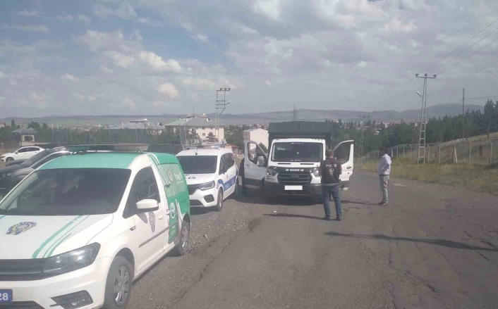 Kars'ta polis uygulamaları devam ediyor